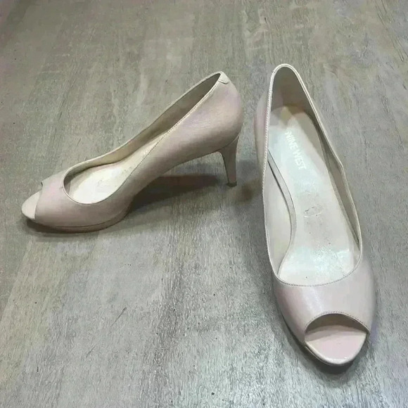 Nine West heels, beige size 9, EUC - Picture 1 of 6
